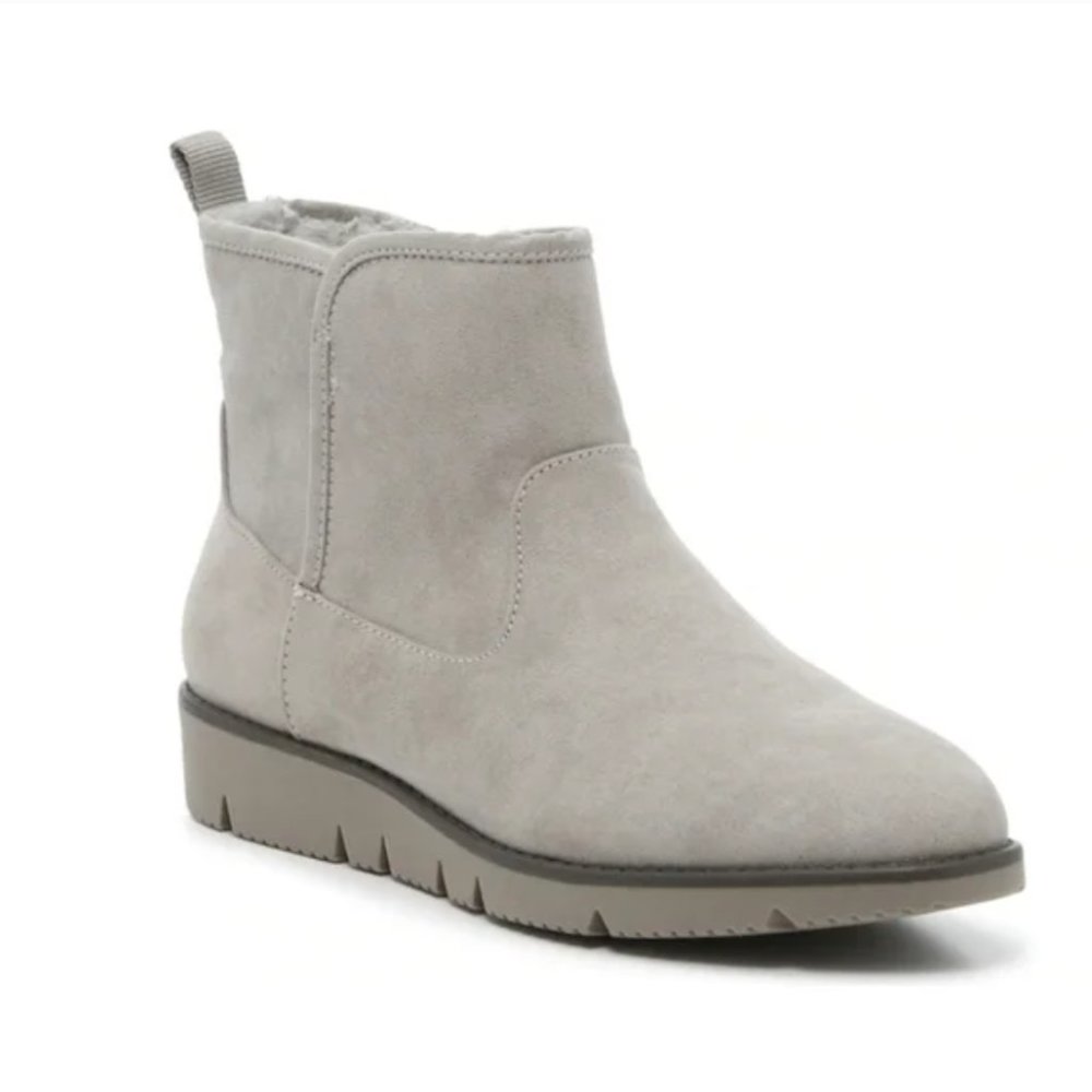 NWOT! Kelly & Kate Bashia Boots